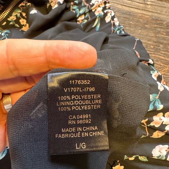 Bomber vest with flowers - Picture 7 of 7